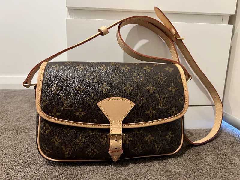 Louis Vuitton Sologne Monogram Purse Crossbody Brown LV Shoulder Bag
