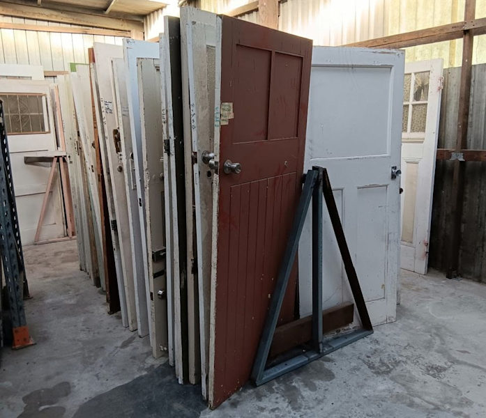 Second-Hand Doors and Windows63008423385601115