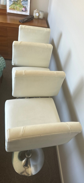 Bar stools x 462863383546371111