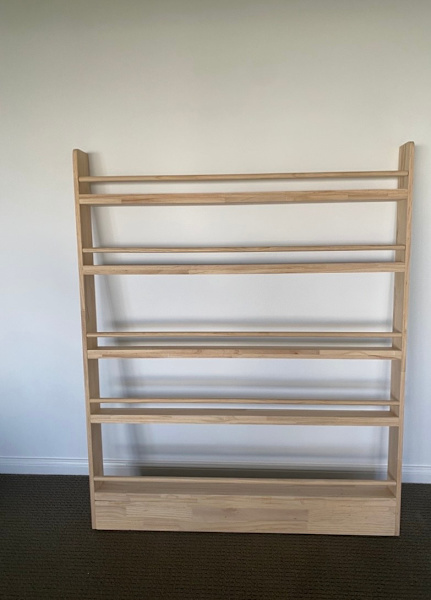 Front Facing Wood Bookshelf628634083171851124