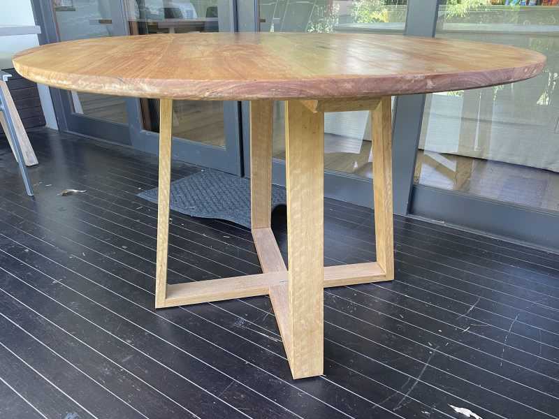 summer hill round dining table