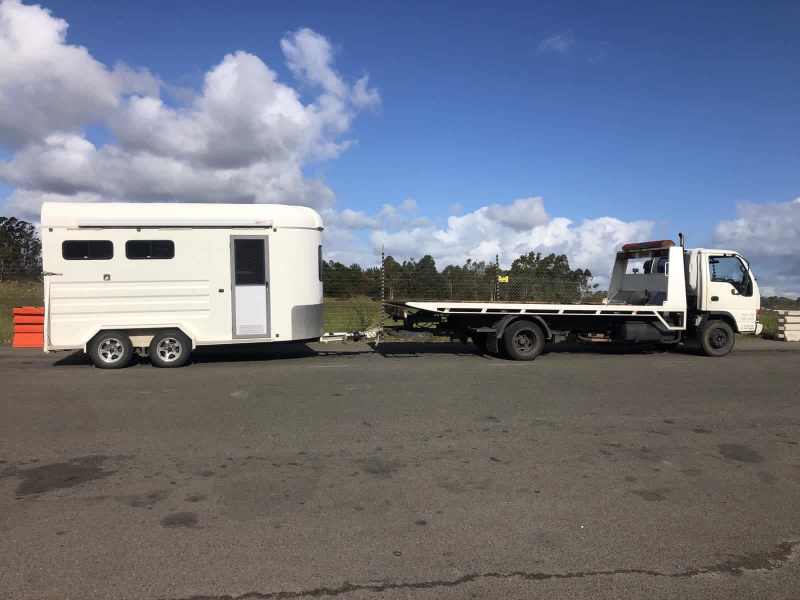 Tow truck tilt tray breakdown service 62936655090819113