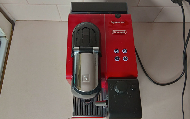DeLonghi  Nespresso Lattissima Plus Coffee Maker - Red63014236161537112