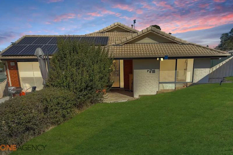 Versatile 4-Bedroom Home with Established Salon in Quiet Location62930689543553111