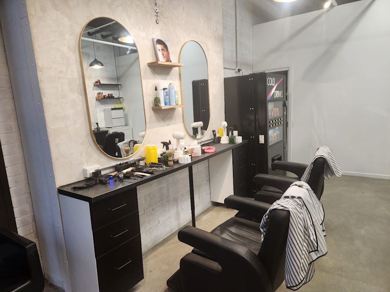 Beaber shop for sale 63438933689090111