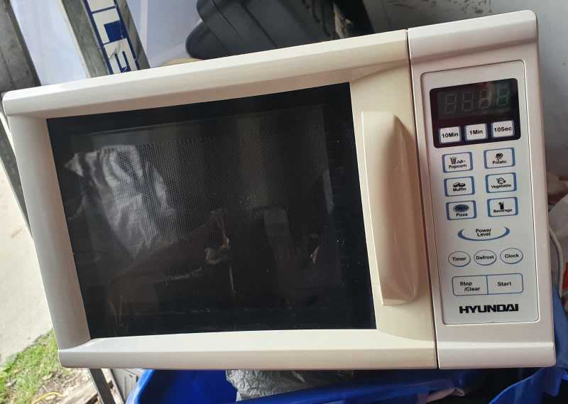 Hyundai microwave 63470143747585110