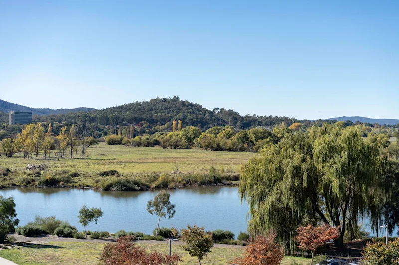 Wake Up to Breathtaking Vistas: Corner Apartment Living in Kingston Foreshore!62932719333377114