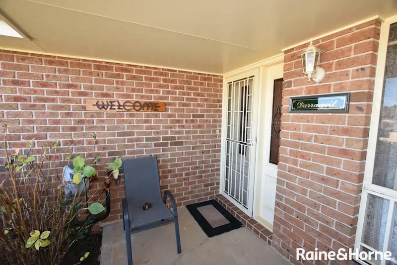 A Quality Spacious Home with Plenty of Natural Sunlight & Many Extra Features62933717821058111