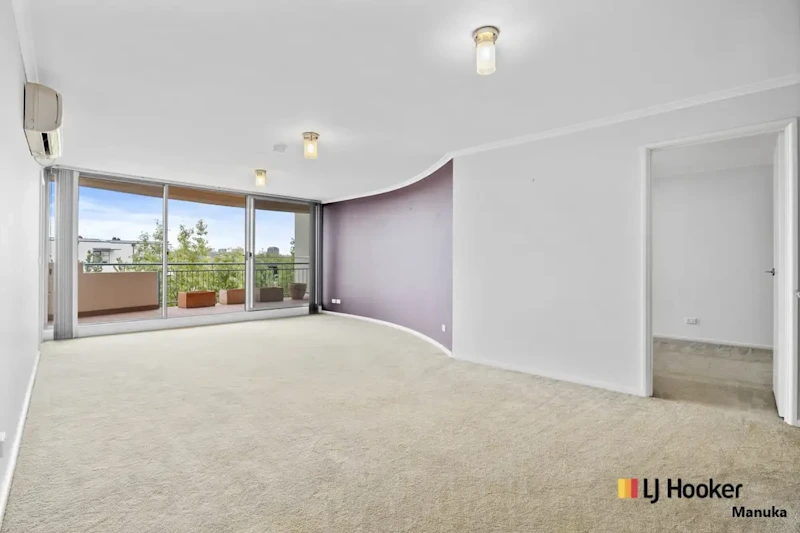 Bigger Than Average Living in Griffith63437626338049111