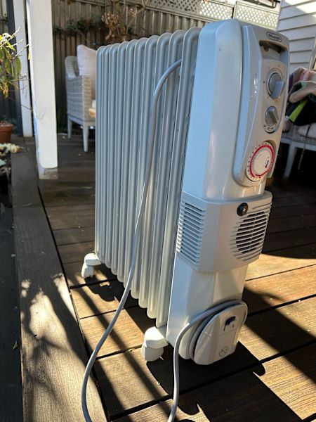 Oil heater delonghi DL2401TF63013349110659111
