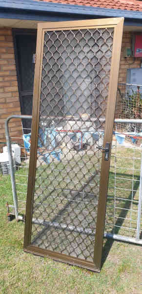 SCREEN DOOR 63439162642946112