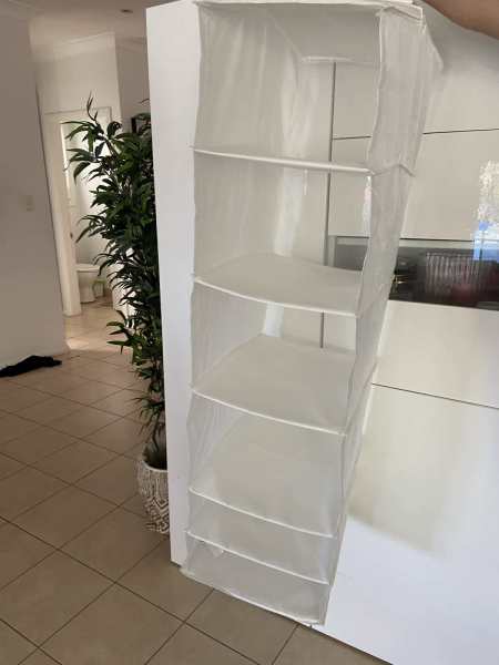 White hanging shelves VGC63437625187586110