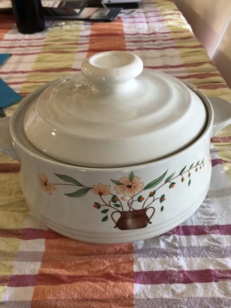 Pyrex 3L Oval Cast Iron Casserole - 27cm