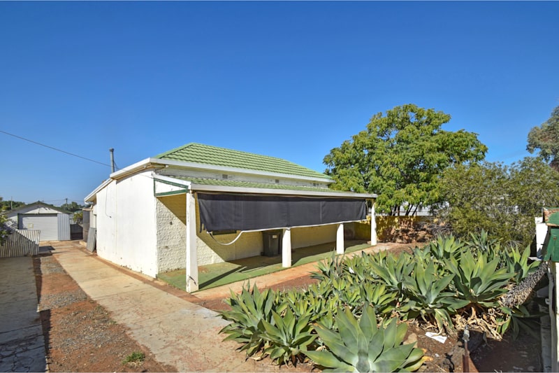 THREE BEDROOM HOME62929683503875119