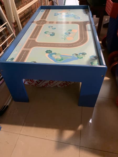 Gumtree hotsell train table