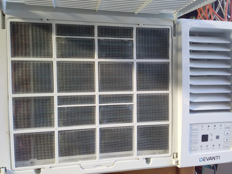 Air Conditioner Devanti 2.7KW runs like new VGC (very Quiet)63016483899779114