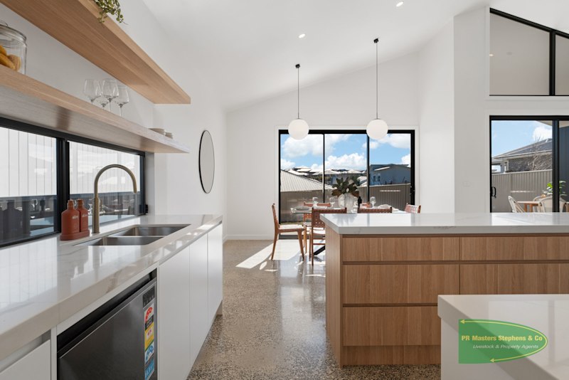 Marsden Estate - Stylish and New62931712348545112