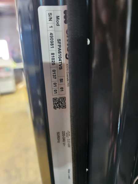 Smeg SFPA6104TVS Linea 60cm Silver Pyrolytic Oven RRP $ 399963016059965187113
