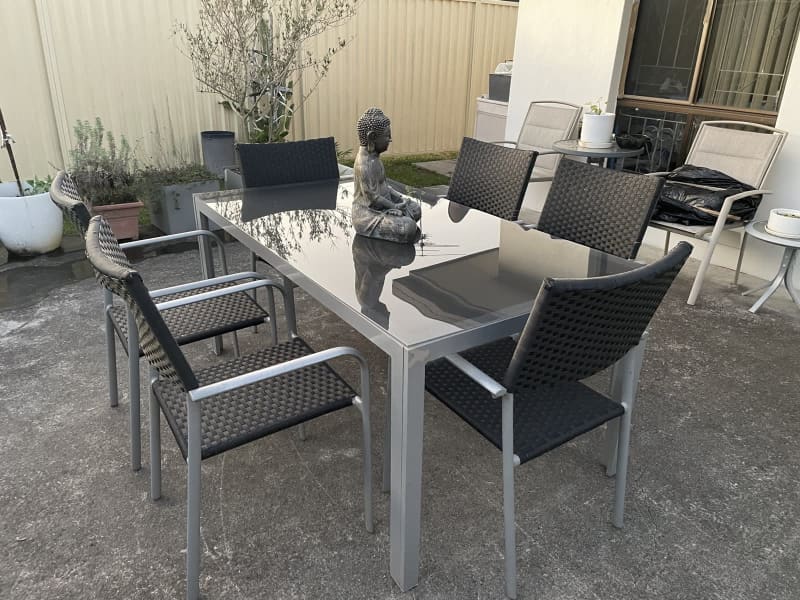 very garden dining set