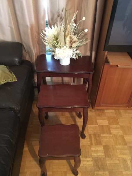 Nest of 4 Tables (Side / Lamp) Queen Anne style Very well made & solid62863379538178114