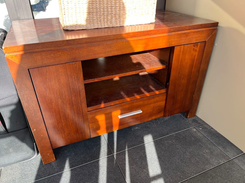 TV / Entertainment Unit62863840596610112