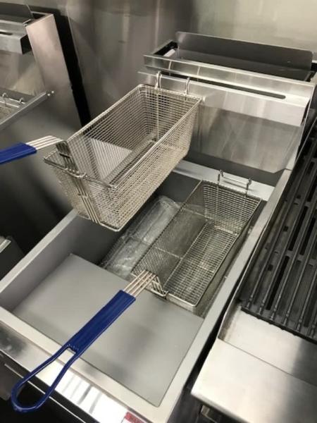 New Commercial Gas Fryer 2 Basket 2Yr Warranty Standing, Chips Chicken63019535792898112