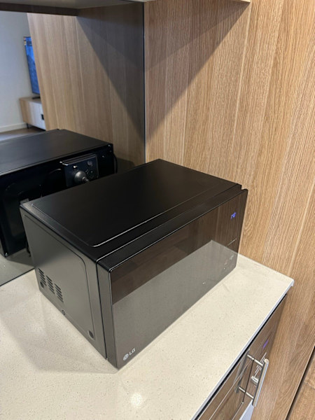 LG 25L NeoChef Microwave (9months old - more items available)63021281140226111