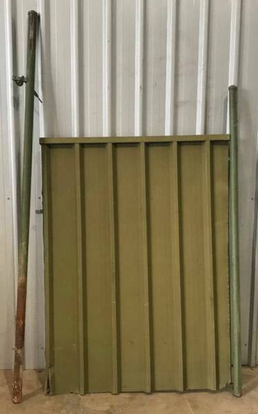 Single Trimdek Gate with 2 Posts - 1500mm High x 1120mm Wide630061180468501118