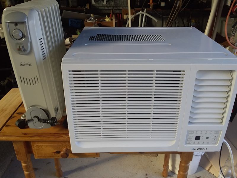 Air Conditioner Devanti 2.7KW runs like new VGC (very Quiet)63016483899779113