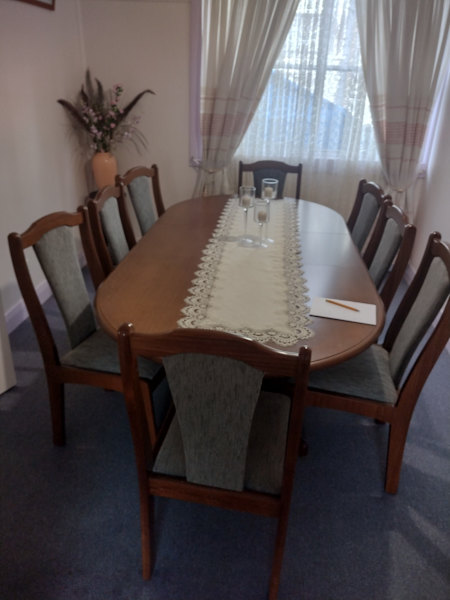 8 Seater Extendable Dining Table with 8 chairs628633784546591121
