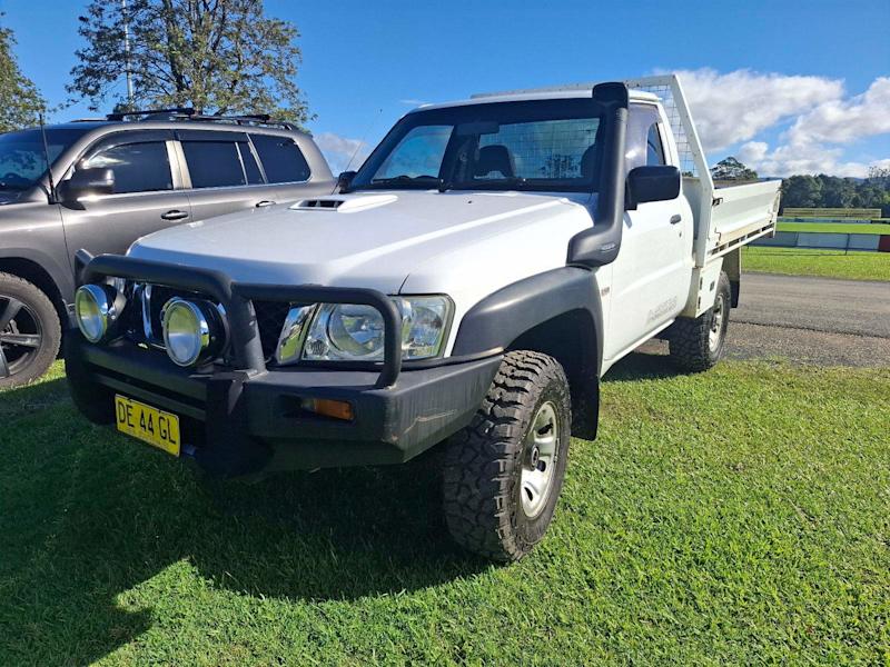 2011 NISSAN PATROL DX (4x4) 5 SP MANUAL LEAF C/CHAS62937623345025114