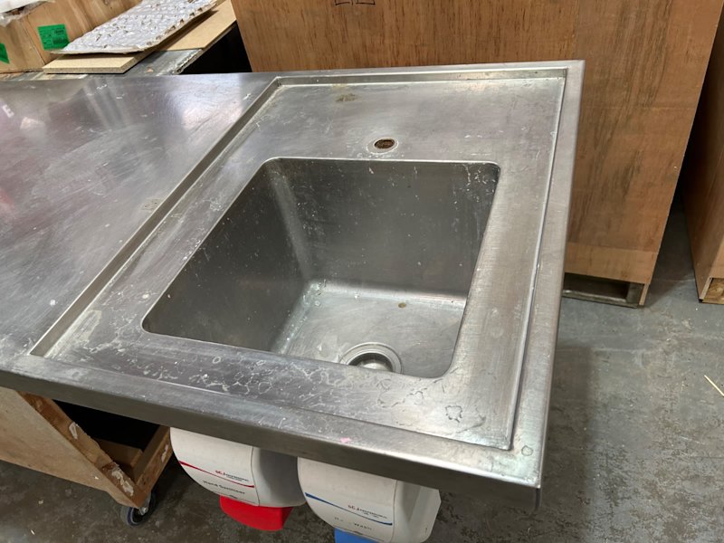 Commercial fridge counter assembly Melb SE63016061994113112