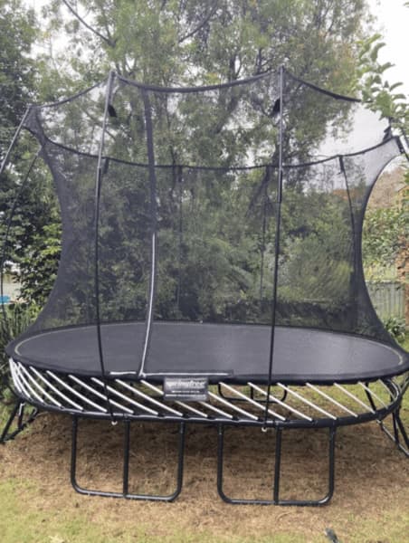 Used shop springfree trampoline