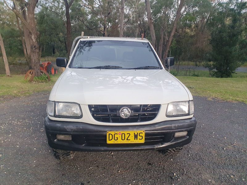 2002 HOLDEN RODEO LX 5 SP MANUAL P/UP, 2 seats TFR9 MY0262933713787394111