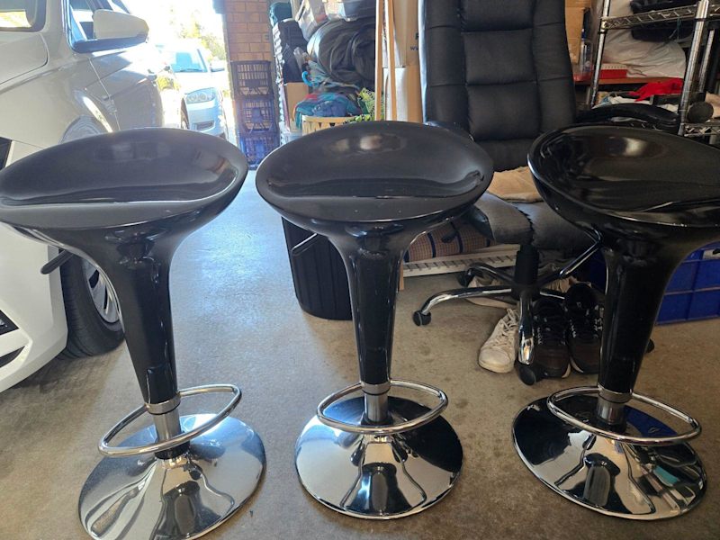 3 X Kitchen Stools Black height adjustable 62863369457922111