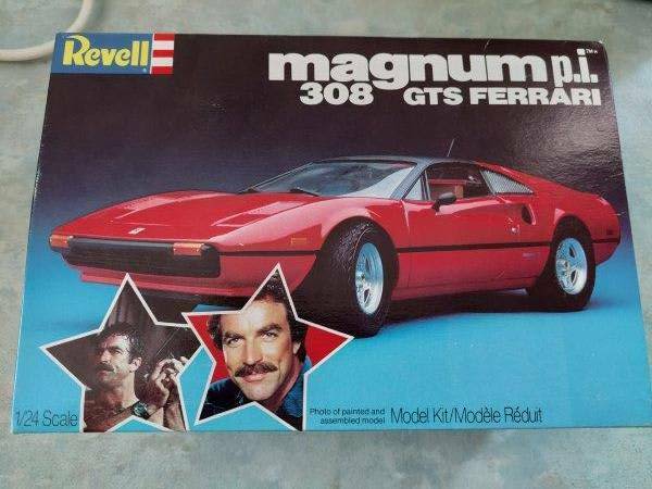 Ferrari 308 GTB 1:24 Revell plastic scale model cars kit