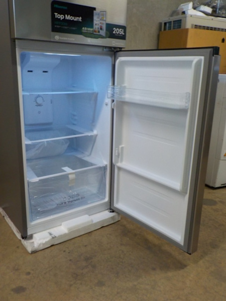 Item 2874 Brand NEW!!! Hisense 205L Fridge Freezer63019081147266114