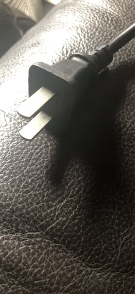 Electric clothes steamer63443954355843111