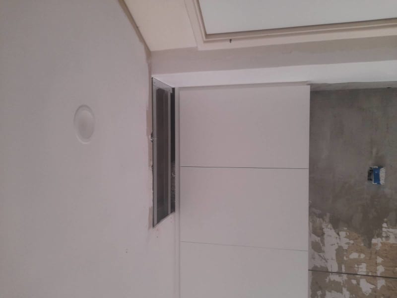 Damaged ceilings and wall repairer /gyprock specialist62863418436097112