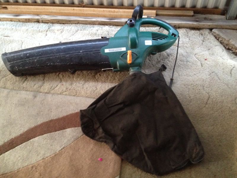 BLOWER/VACUUM ELECTRIC WITH BAG-CORD 65 CM LONG-WORKING PERFECTLY63016909609091114