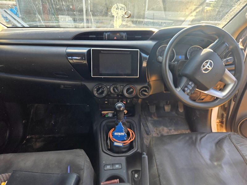 2018 TOYOTA HILUX SR (4x4) 6 SP MANUAL DUAL C/CHAS62940490439426113