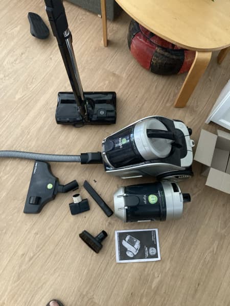 wertheim 1700w vacuum cleaner