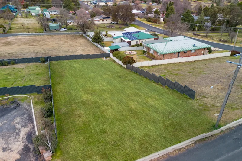 BUILDERS & DEVELOPERS Take Note - A Rare Offer of Vacant Land In a Vibrant Village63007279884674111