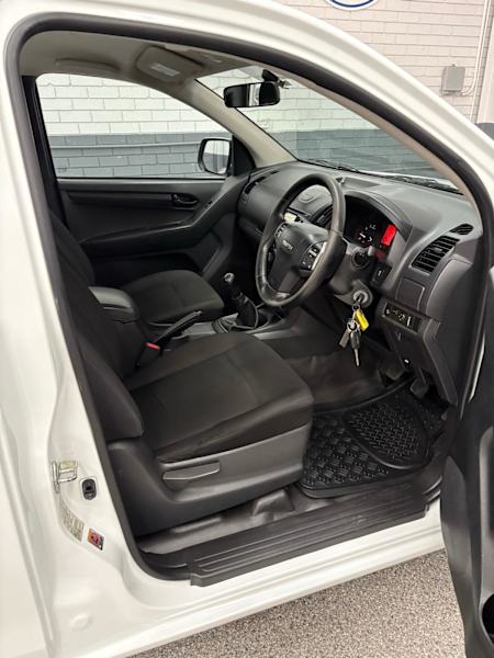 Isuzu Dmax turbo diesel 62936663121411112