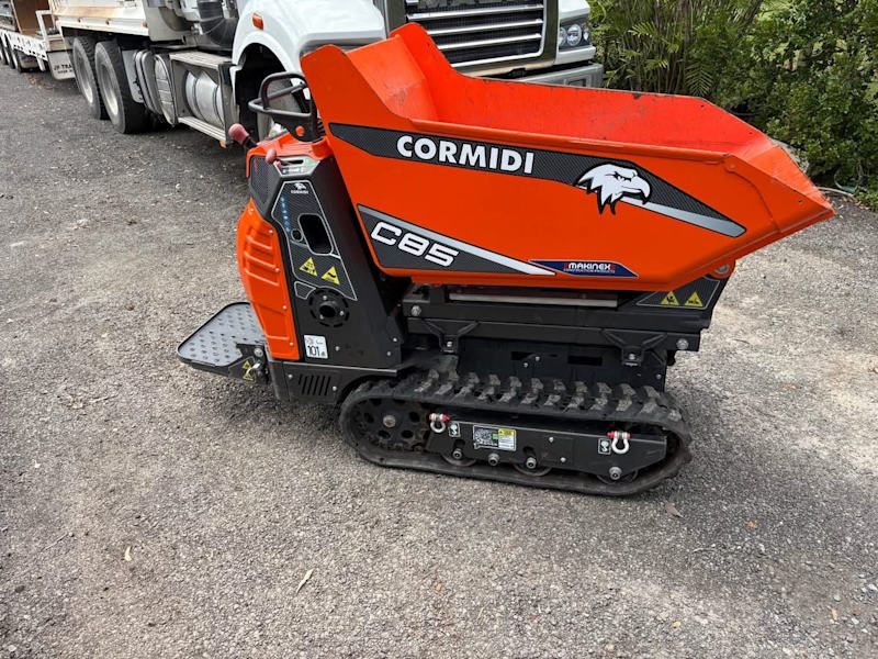 Tracked dumper wet hire62937621884034112