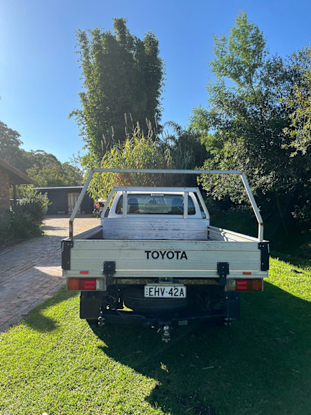 Toyota Hilux Workmate 4 x 262935687061377111