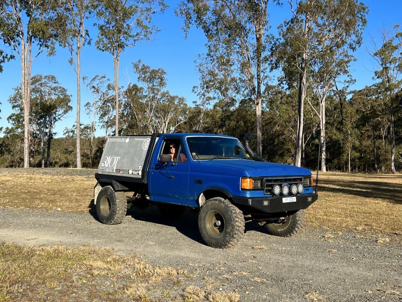 1989 FORD F150 4speed manual 4X4 UTILITY, 3 seats62938582795777111