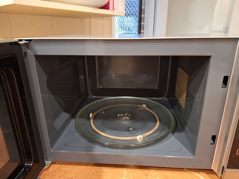 Microwave good condition 63016486080258112