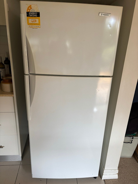 Fridge- white 63470142973697110