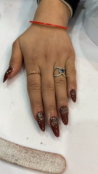 Gel, press on and acrylic nails62864725959937113